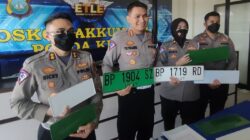 “Pelat Nomor Hijau di Mobil: Apa Artinya untuk Kita?”