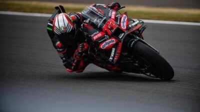 “MotoGP Inggris 2025: Kemenangan Berdarah, Quartararo Tumbang dalam Drama!”