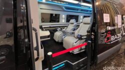 “Mewahnya Interior Mercy Sprinter dengan Karoseri Baze Luxury: Transformasi Mobil yang Membuatmu Takjub!”
