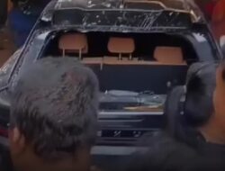 Begini Kondisi Mobil Lexus di Rumah Ahmad Sahroni yang Dirusak Warga: Kisah Tragis Balas Dendam Masyarakat