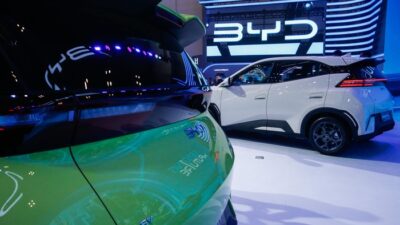 “Kewajiban BYD-Vinfast dkk: Kebijakan Insentif Impor Mobil Listrik Berdampak pada Pasar Domestik”