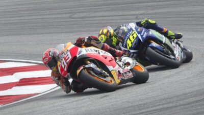🚗 “Sepang Clash 2015: Lorenzo Ungkap Rossi Dorong Marquez Lintas Batas!”