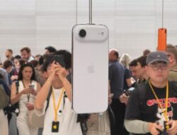 [iPhone Air: Kesan Pertama Para Tech Reviewer Genggam yang Mengejutkan]
