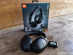 “Review JBL Tour One M3: Headphone Premium yang Membuat Baterai Tidak Pernah Jadi Masalah!”