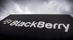 Jangan Biarkan HP Anda Diintip! Saran Pakar Keamanan BlackBerry untuk Mencegah Penyusup