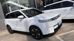 **”Jaecoo J5 EV: Mobilitas Listrik Lokal, Kandungan Dalam Negeri 40%!”**