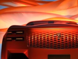 “Toyota Century Ancam Goyahkan Tahta Lexus, Apakah Ini Akhir dari Era Mewah Lexus?”