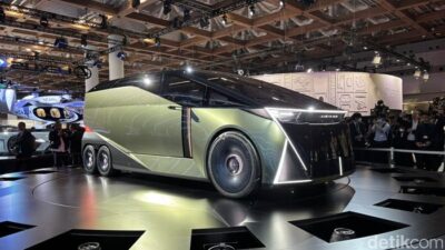 **Lexus LS 6 Roda: Rumah Mewah Berjalan atau Transformasi Otomotif yang Mengejutkan?**