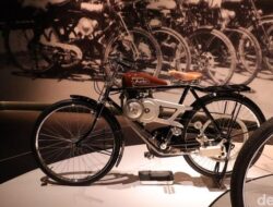 Motor Pertama Honda: Desain Sepeda Kumbang yang Mencengkram Histori Dunia