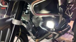 “Terjangkit Hajar Lubang? Lampu Tembak Solusi Wajib saat Touring Malam”